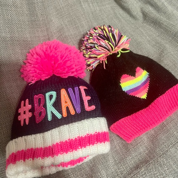 🟣🟣Little Girl Fall/Winter Bundle 2 Beanies with Pom - Picture 2 of 8